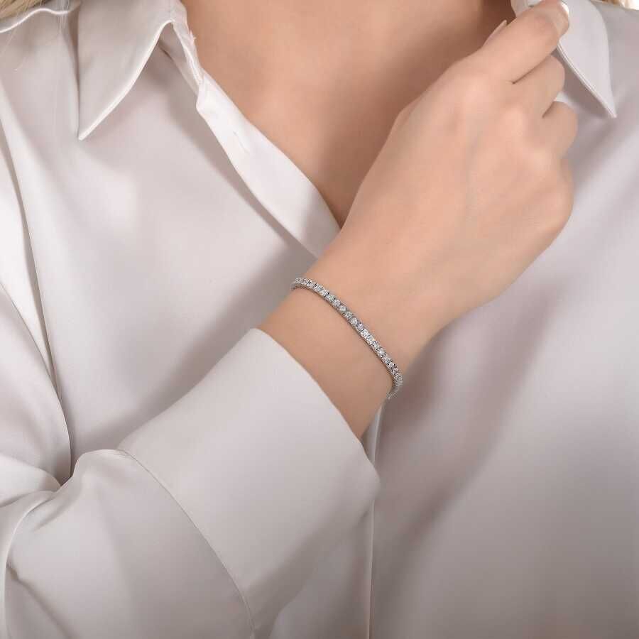 Tennisarmband mit 3,89 Karat Diamanten