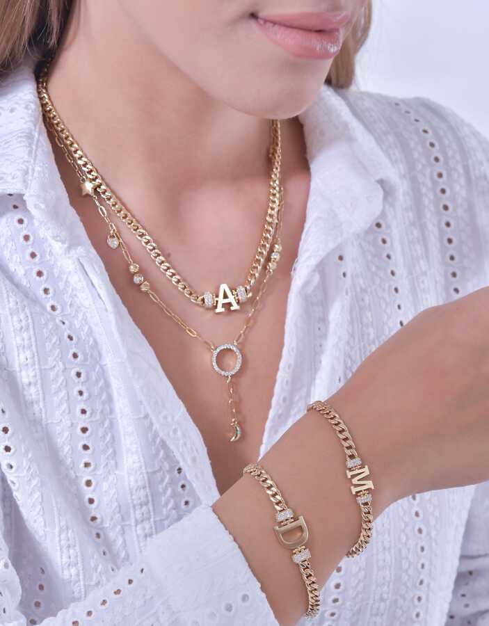 Goldenes Buchstabenarmband