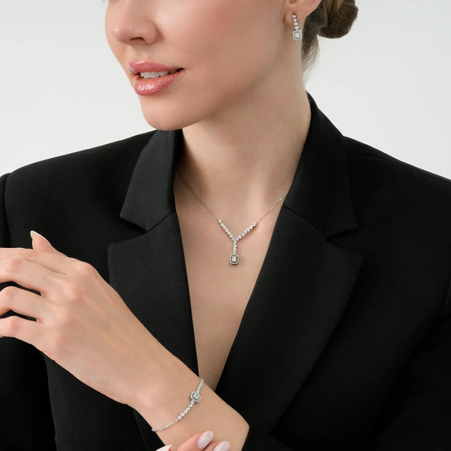 0.19 Carat Diamond Baguette Neckband