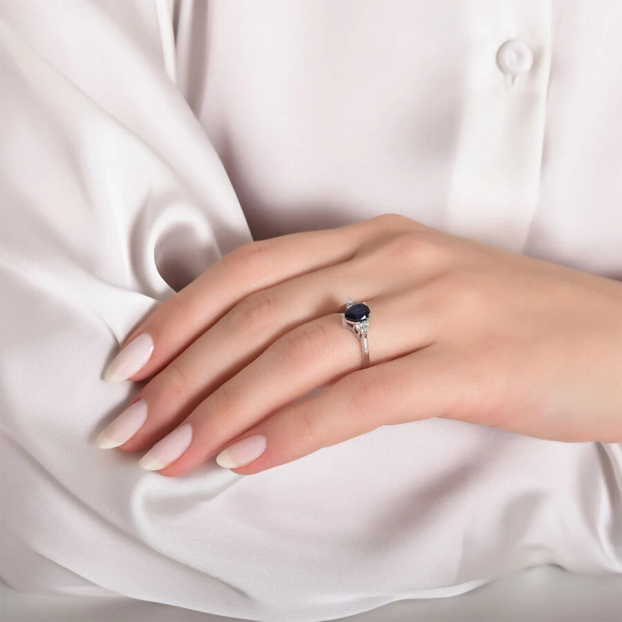 0,93 Karat Diamant-Birnen-Saphir-Ring