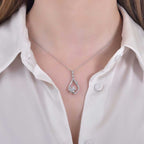 Halskette mit 0,63 Karat Diamanten im Baguette-Blumenschliff